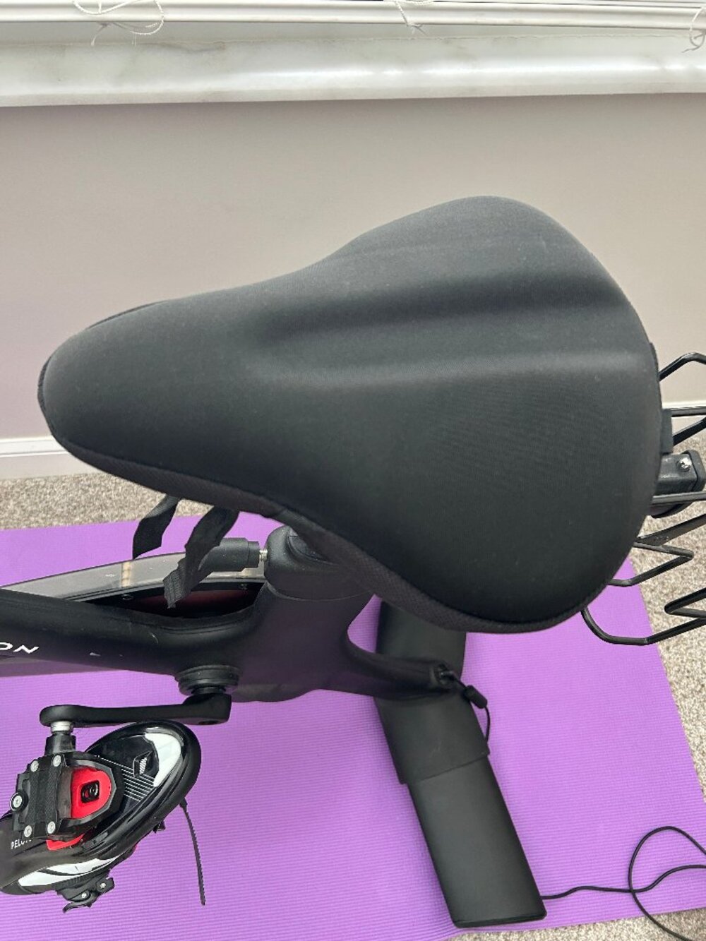 BIKEROO Black Cycling Bike Seat Cover - Padded Gel Cover